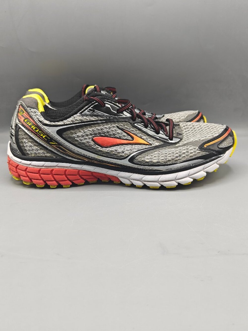 Brooks Ghost G7 Grey Silver Red Men's Size 10 Running Sneakers Shoes DNA